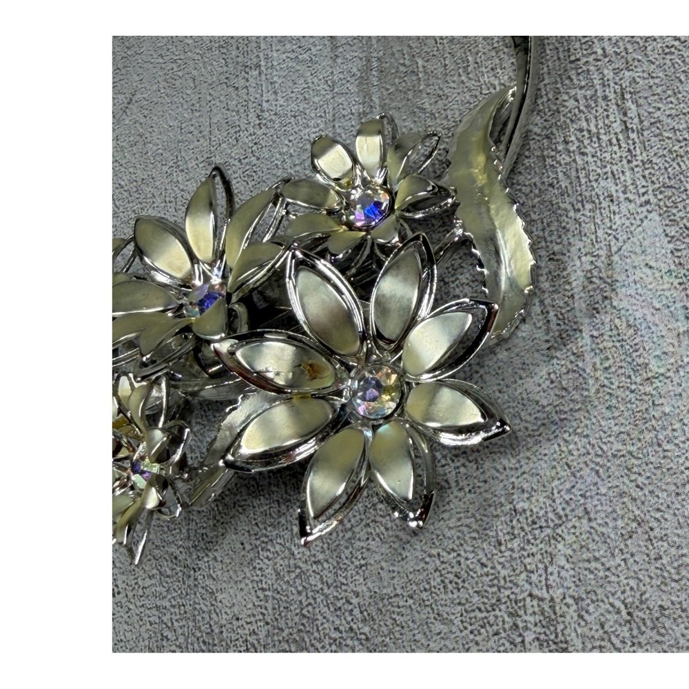 Vintage Coro Silver Tone Floral Spray Brooch Aurora Borealis Rhinestone Cream - Picture 3 of 8
